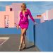 Internetowa hurtownia krótkich satynowych sukienek w różowym kolorze